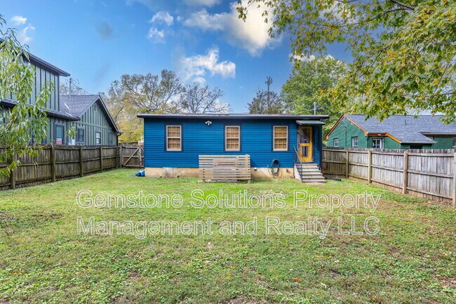 Building Photo - 3912A Burrus St