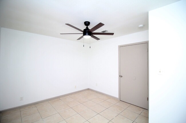 Building Photo - Modern 2BD/1BA in Pace – Freshly Renovated...