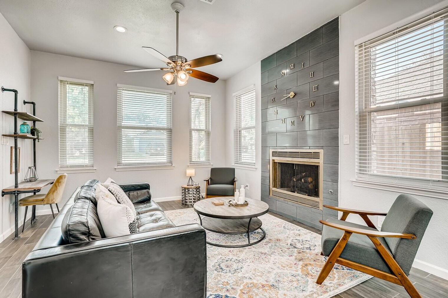 Building Photo - 2201 Rosemary Ln