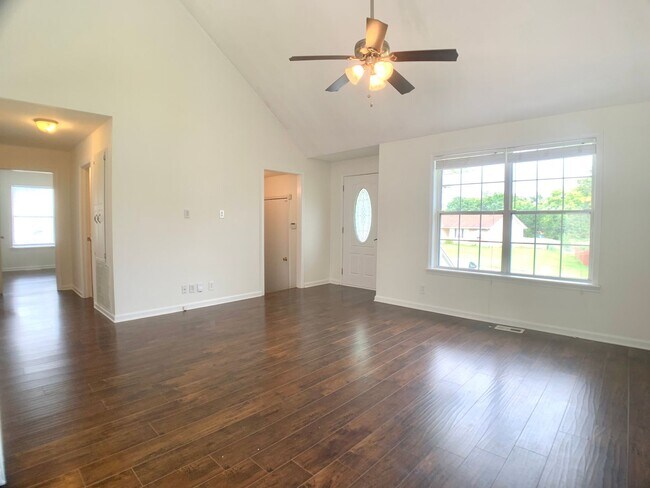 Building Photo - 1404 Marla Ct