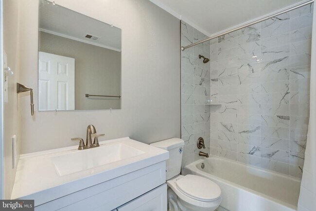 Building Photo - 2408 Ripplemeade Ct