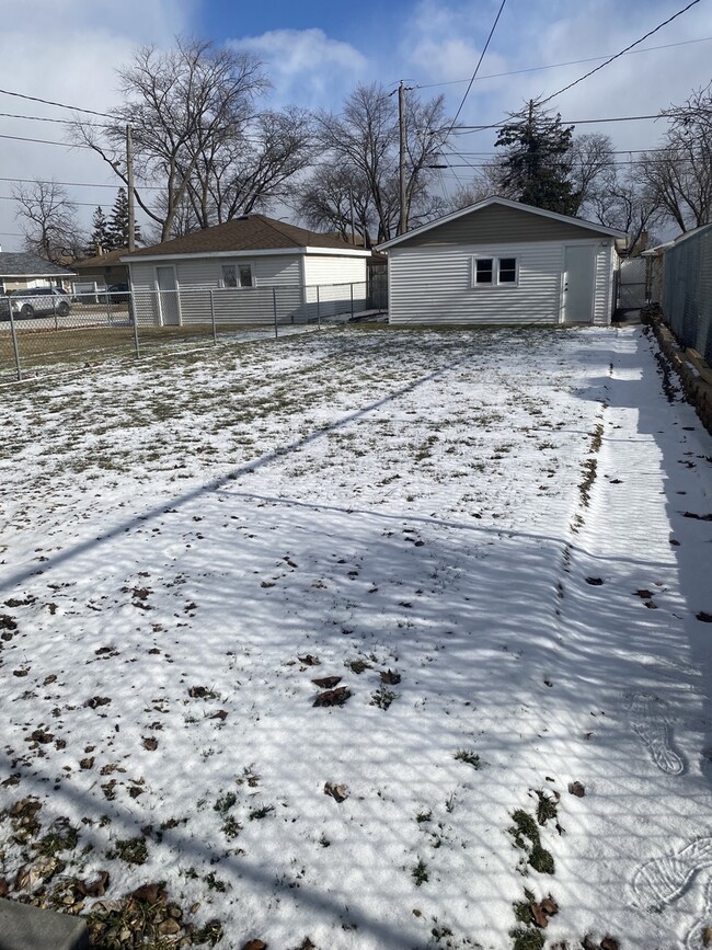 Building Photo - 4517 Cracow Ave