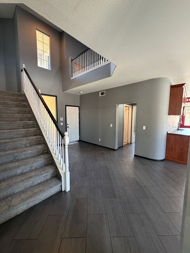 Building Photo - 885 Alsace Dr