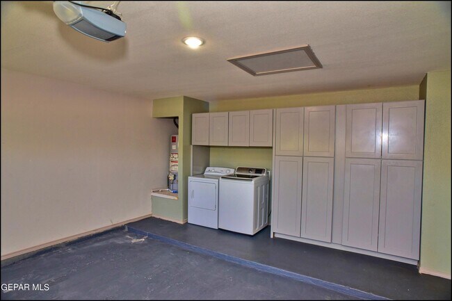 Building Photo - 703 Joe Rodriguez Dr