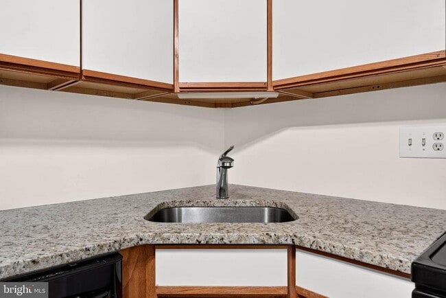 Building Photo - 107 Donzen Dr