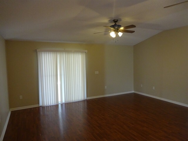 Building Photo - 1643 Hawkins Cove Dr E