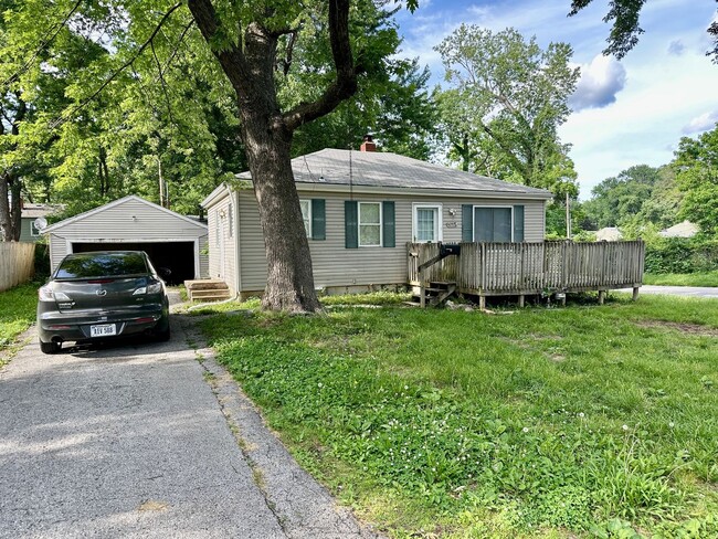 Primary Photo - 10516 E 27th Terrace S