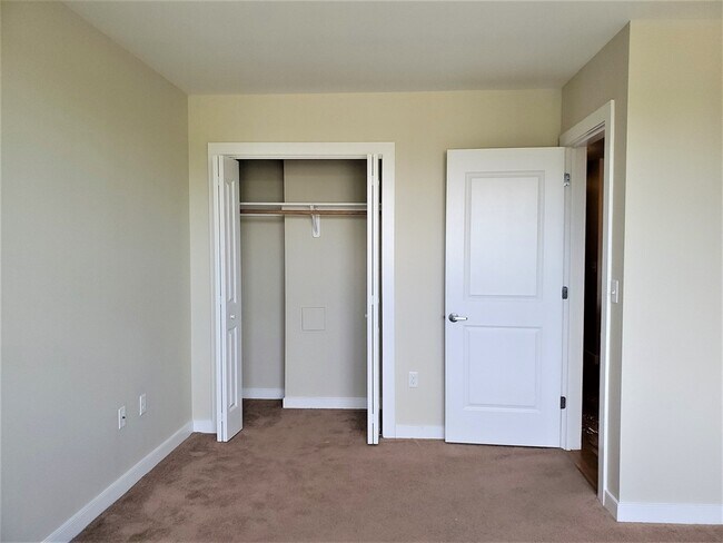 Building Photo - 20 Pond St