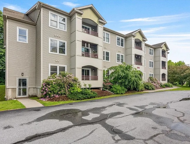 Building Photo - 305 Lime Kiln Rd