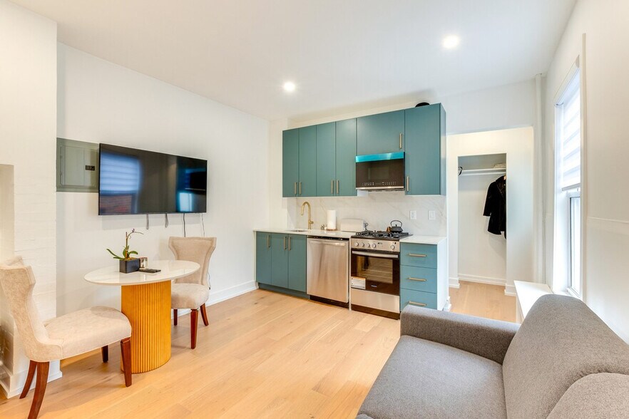 Building Photo - 1032 McLean Ave