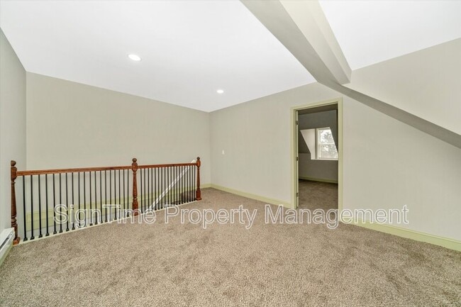 Building Photo - 25 Wayside Ave