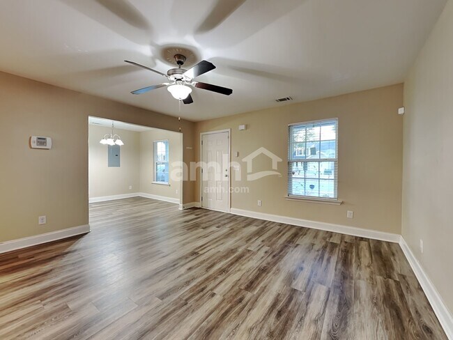 Building Photo - 2 Ristona Dr