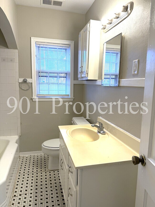 Building Photo - 570 Shotwell St