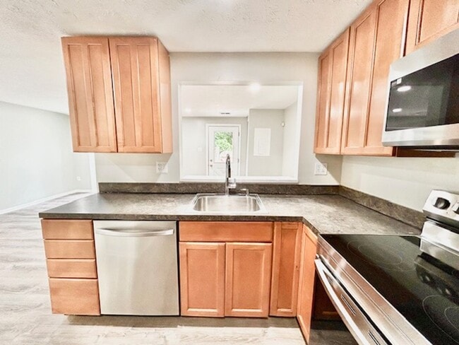 Building Photo - 60 Whitechurch Ct