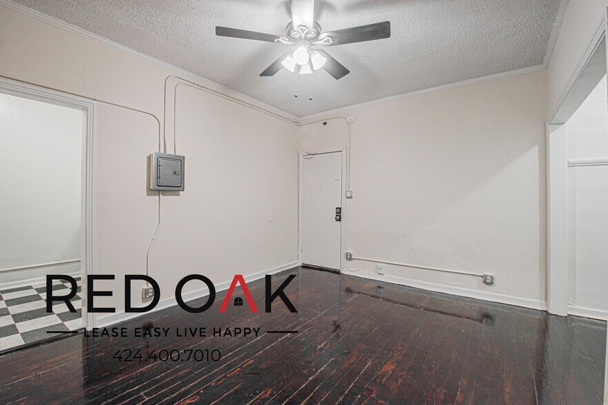 Building Photo - 425–427 S. Grand View St