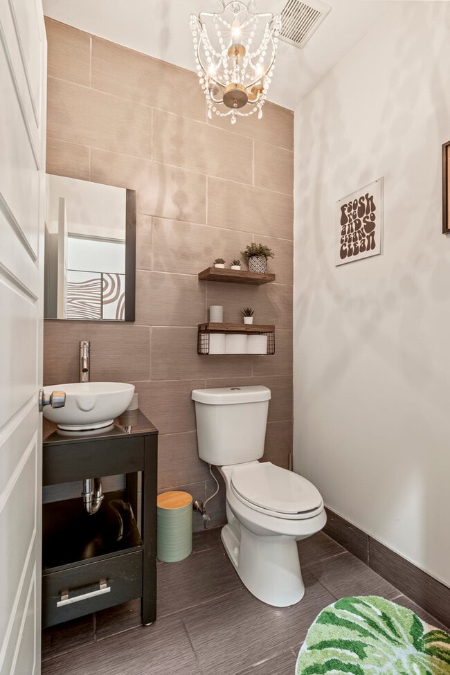 Building Photo - 826 N Broad St