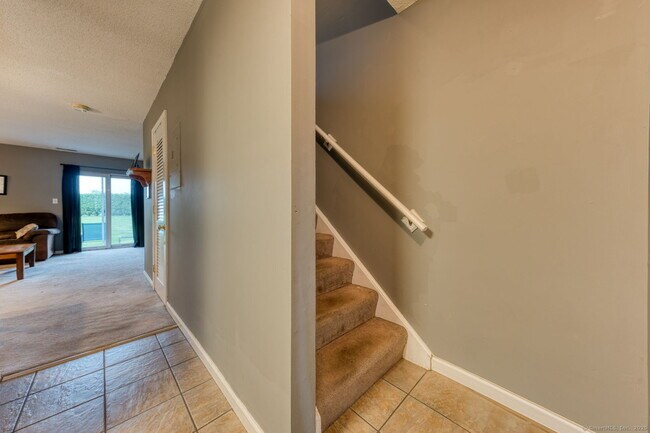 Building Photo - 155 Redstone Hl Rd