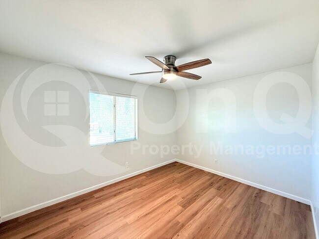 Building Photo - 6206 E Glencove St