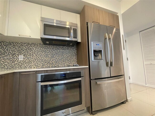Building Photo - 5252 NW 85th Ave