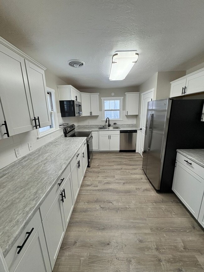 Building Photo - 2 bedroom home for rent