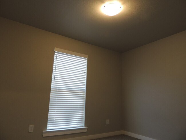 Building Photo - 1200 Cajun St