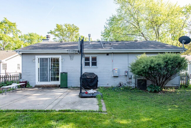 Building Photo - 354 Heather Ave