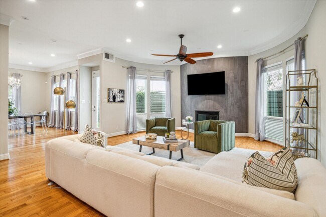 Building Photo - 1502 Whispering Pines Dr