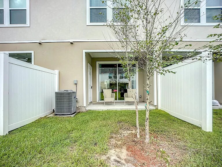 Building Photo - 785 Rotary Rd