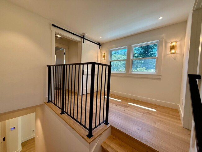 Building Photo - 5 Monte Vista Ave