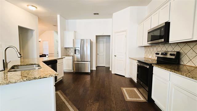 Building Photo - 3032 Lakefield Dr