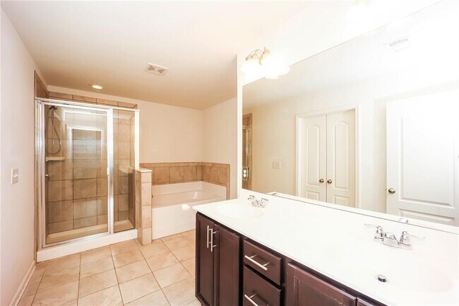 Building Photo - 7638 Bucknell Terrace