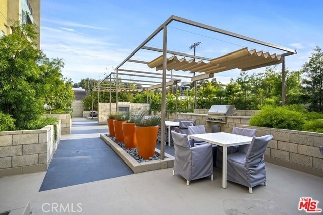 Building Photo - 4211 Redwood Ave