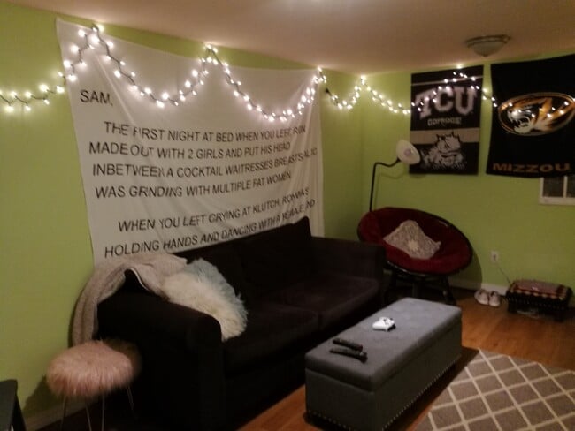 2nd living room - 1413 Ross St