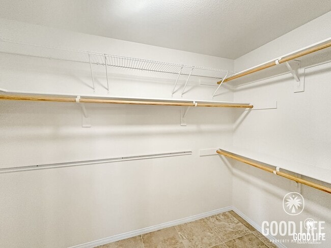 Building Photo - Gorgeous 2 Bed/2 Bath Condo in a Quiet, Charming Community! $500 off the first month's rent if yo...