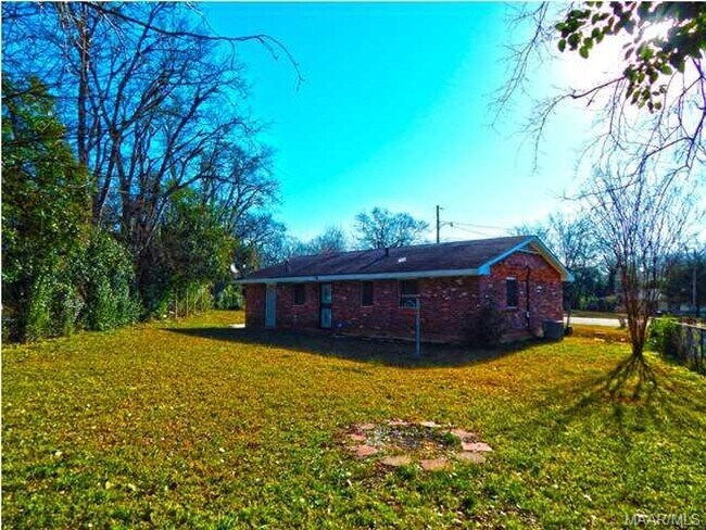 Building Photo - Charming 3 Bed/1.5 Bath Home in Montgomery, AL - $1325/mo