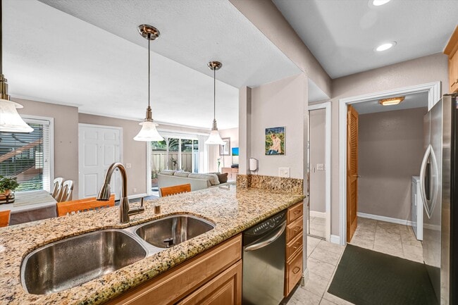 Building Photo - 4020 Porte La Paz