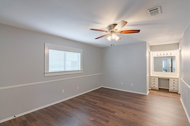 Building Photo - 6 Basal Briar Ct