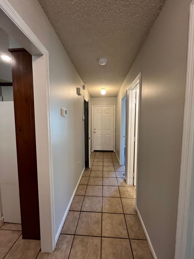 Building Photo - 2803 Fawnwood Cir