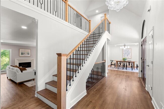 Building Photo - 459 Atlanta Country Club Dr