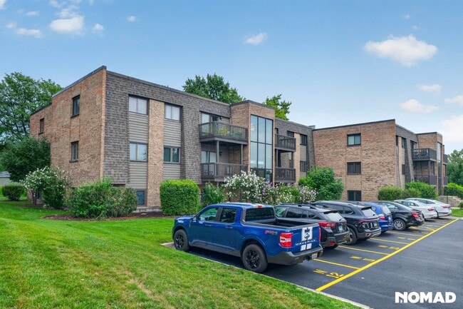 Building Photo - 1420 Stonebridge Cir