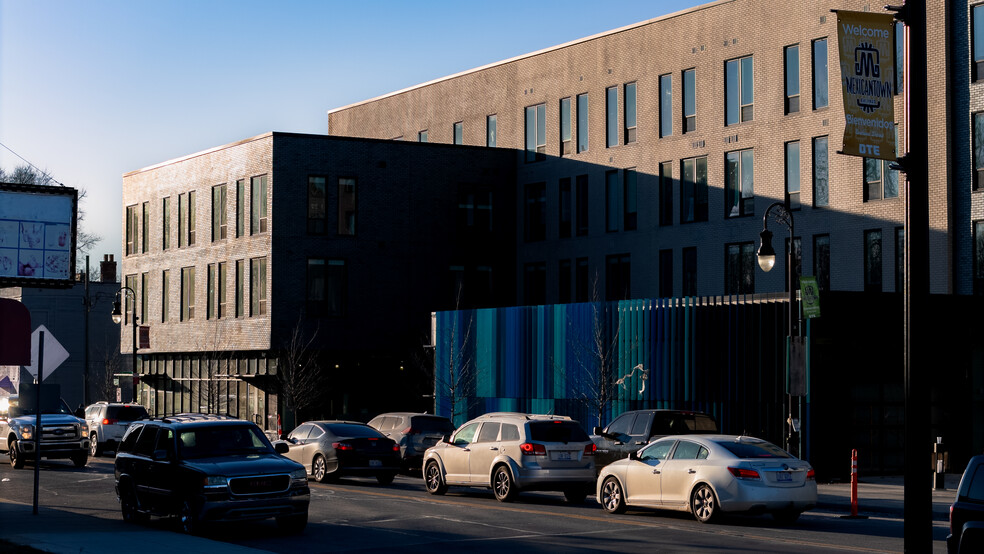 Building Photo - La Joya Gardens
