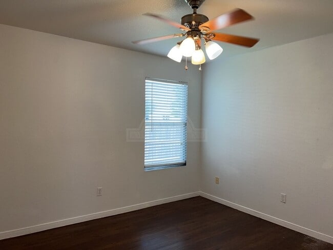 Building Photo - 3304 Catalina Dr