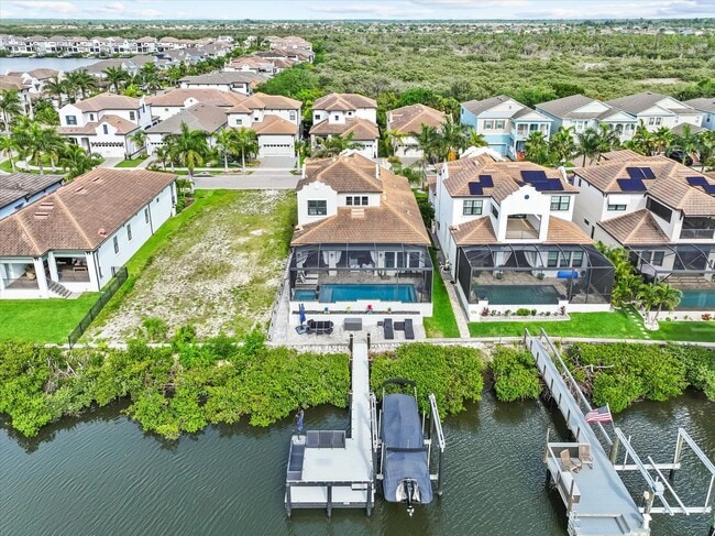 Building Photo - Waterfront Luxury Living | Private Dock + Direct Tampa Bay Access
