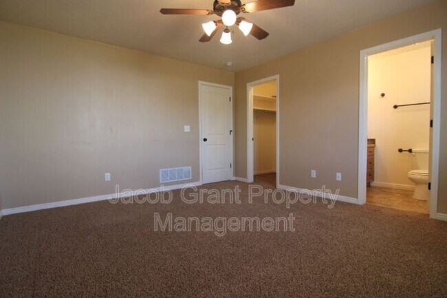 Building Photo - 5361 Barton Ln