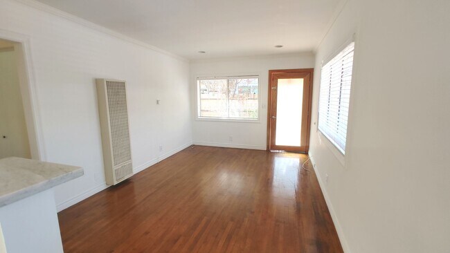 Building Photo - 1405 Ocean Park Blvd