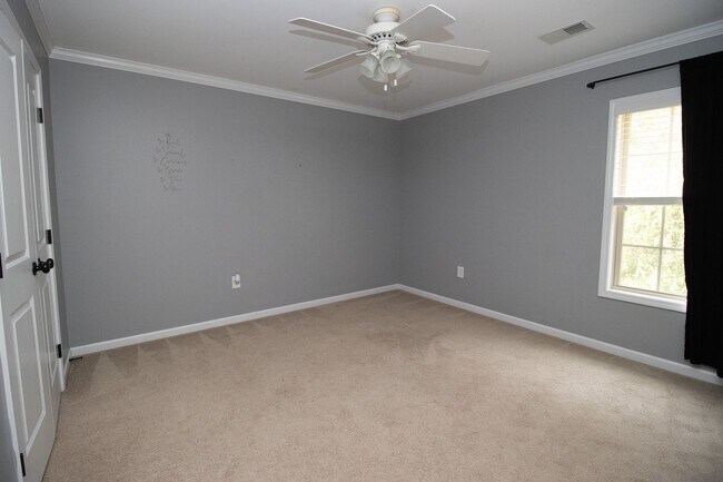 Building Photo - Elegant All-Brick 4 Bedroom Home on a Quie...