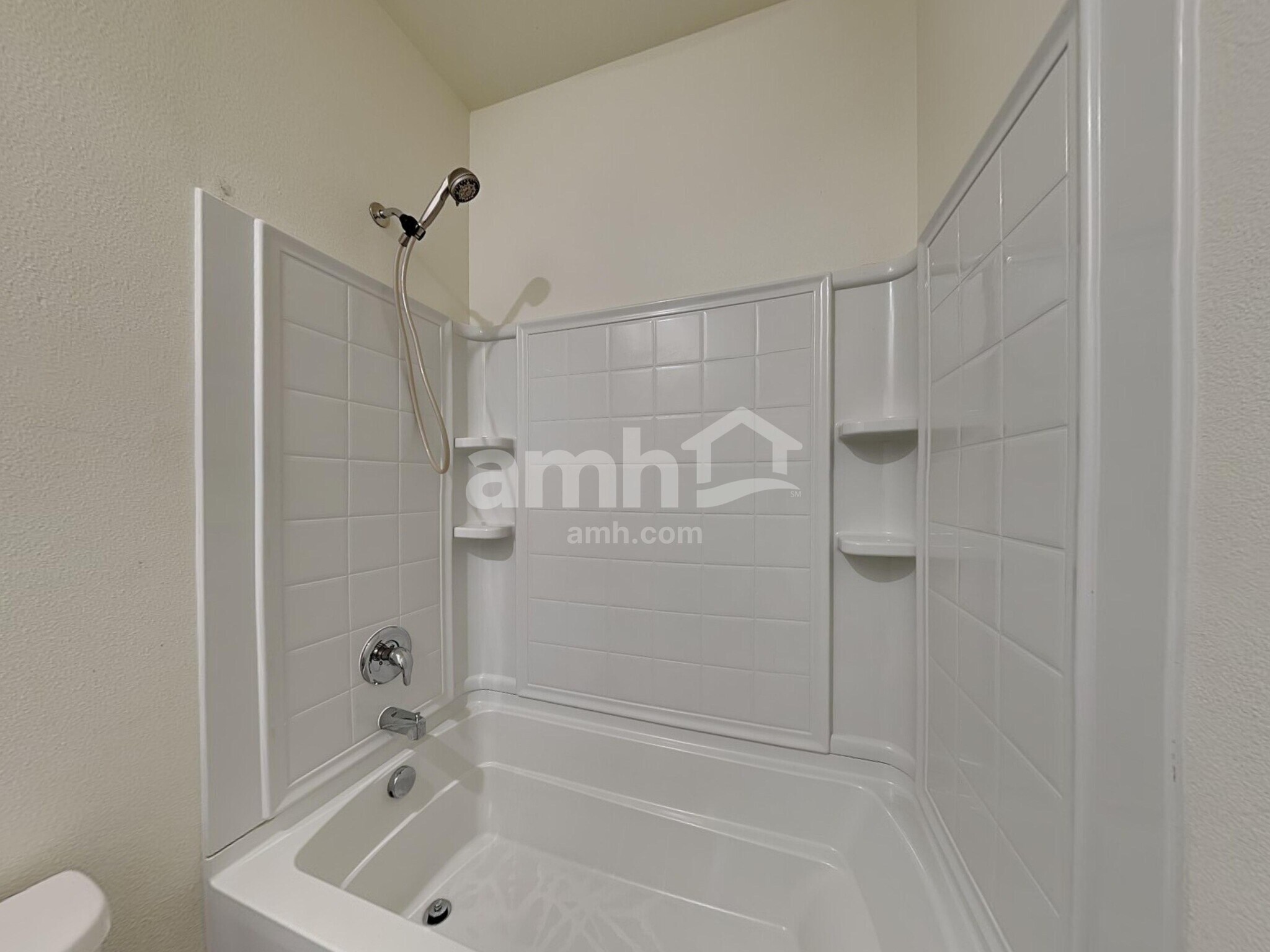 Building Photo - 2352 NW Matteo Dr