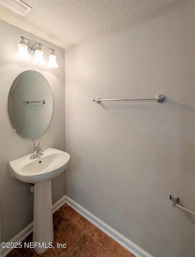 Building Photo - 8090 Summer Cove Ct