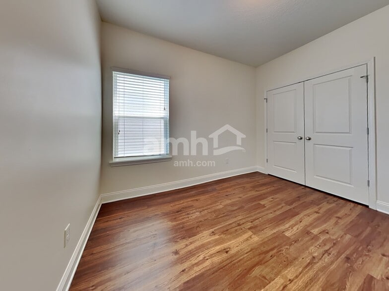 Building Photo - 3312 Roundabout Dr