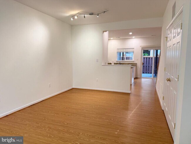 Building Photo - 2427 Dew Meadow Ct